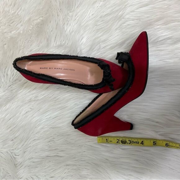 NEW Marc by Marc Jacobs Leather Red Velvet Trim Pointed Toe Pumps US 6 EUR 36 - Picture 13 of 13